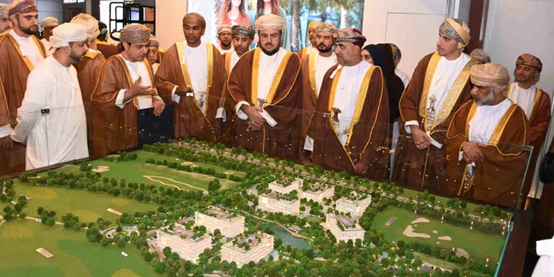 كبار الشخصيات في أسبوع التصميم والبناء العماني بدورته السابقة. الصورة مقدمة من أخبار عمان.