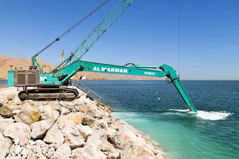 Kobelco SK850 long reach excavator in action in Oman.