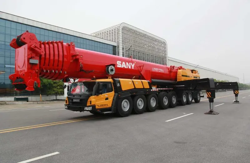 A Sany SAC6000 crane.