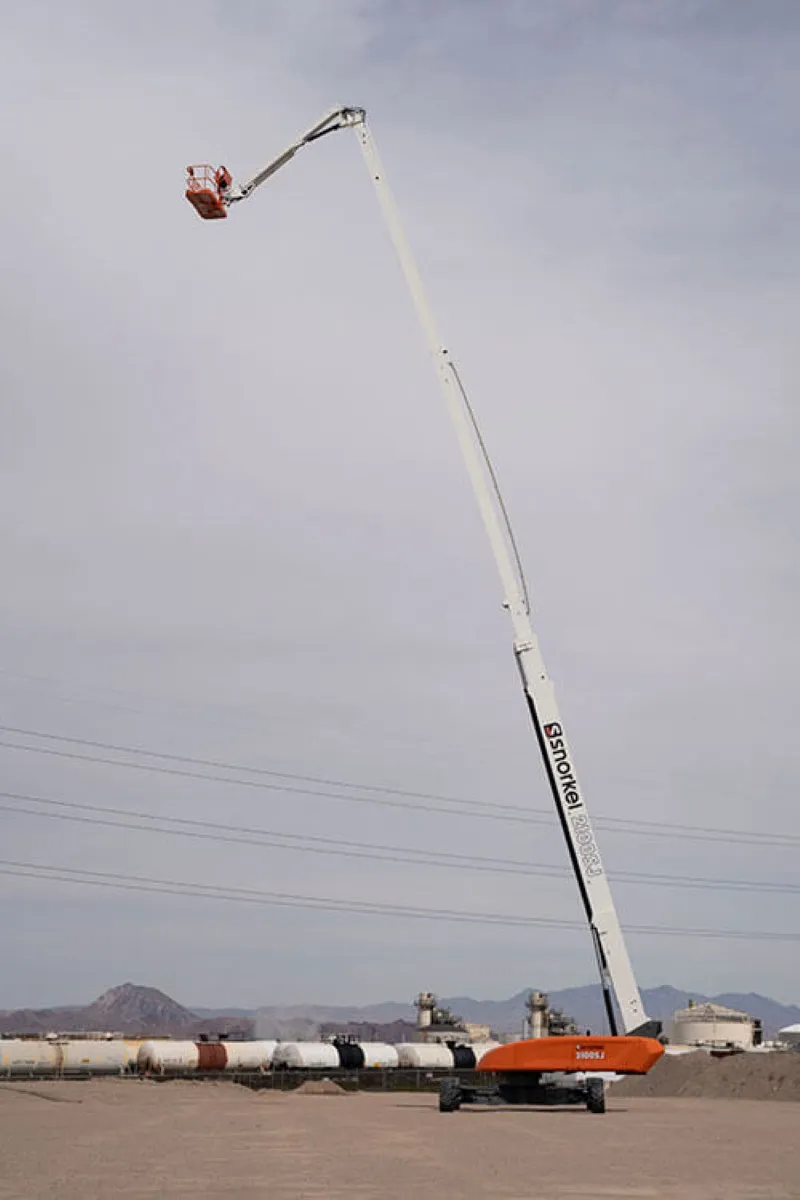 The 2100SJ is Snorkel’s largest diesel telescopic boom lift