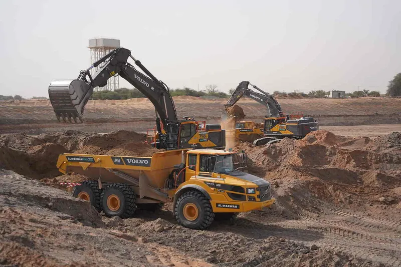 Volvo A45G ADTs working seamlessly with Volvo excavators on Al Marwan’s Al Dhaid site