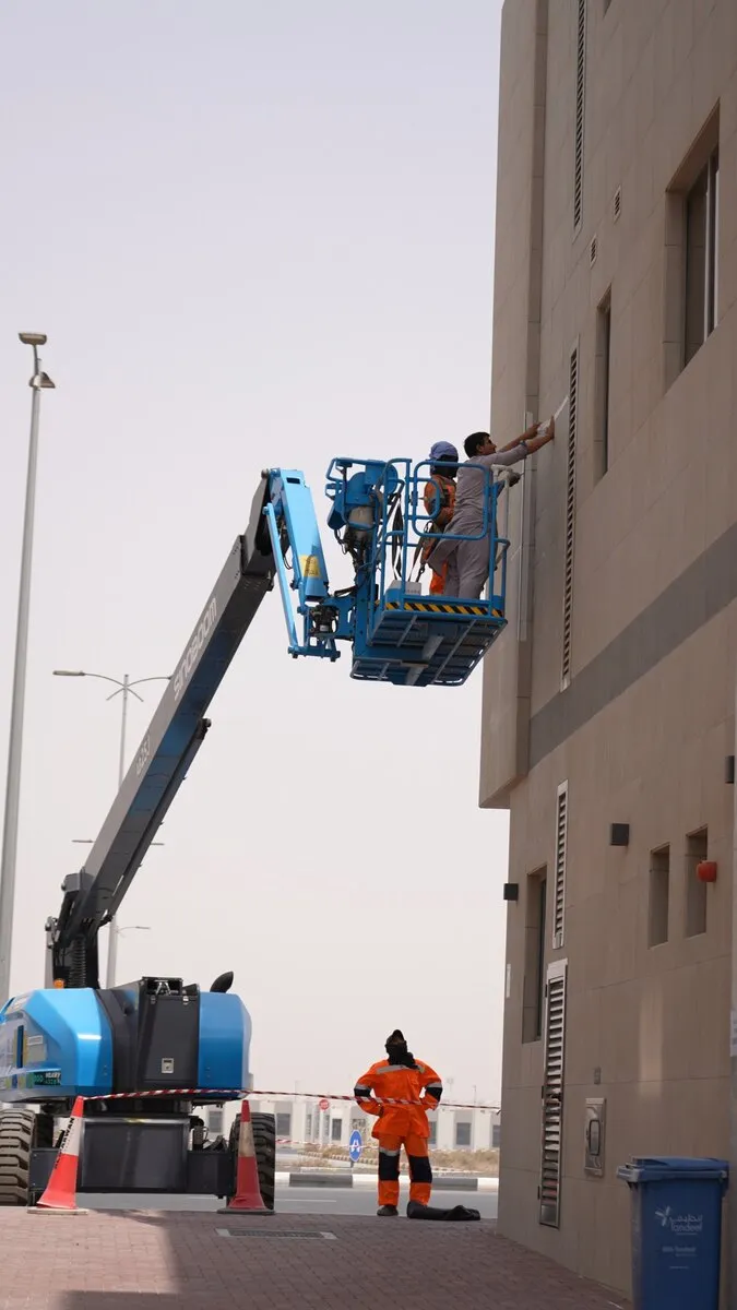 AB25J articulated boom lift