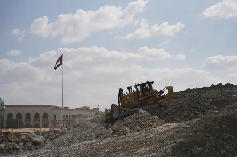 d8t dozer on a cliff