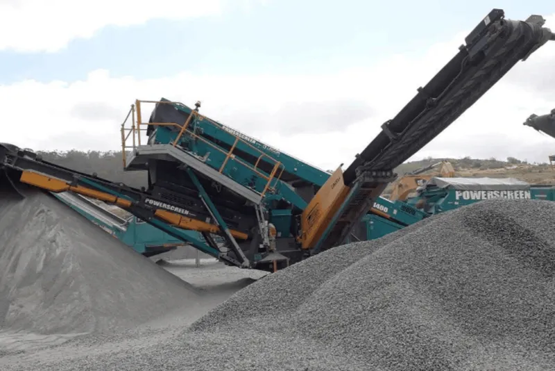chieftain 1400 2 deck screener from powerscreen