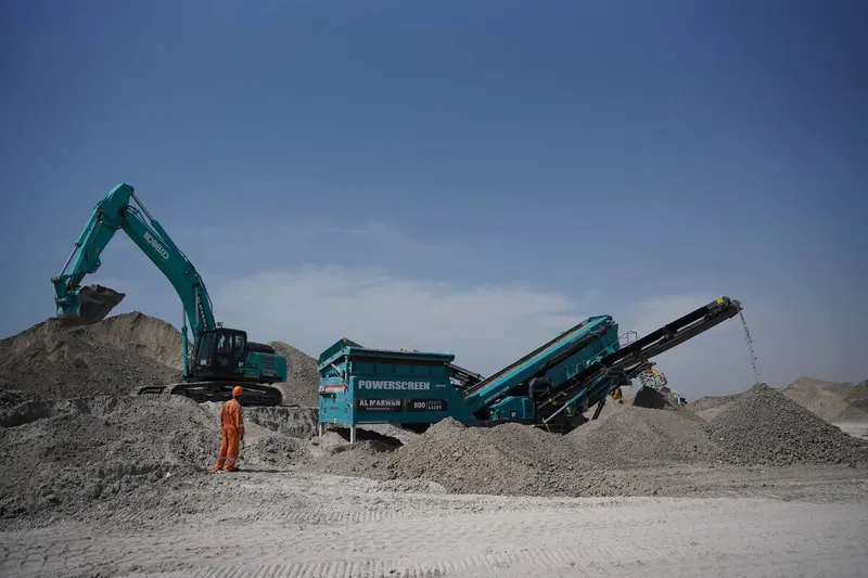 powerscreen chieftain 2100X screener
