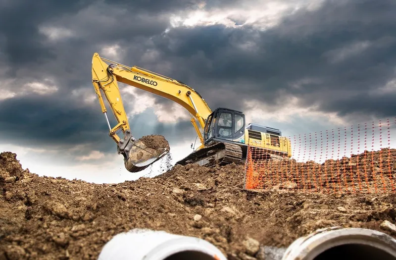 معدة كوبلكو SK350 الصفراء - الصورة مقدمة من شركة KOBELCO Construction Machinery USA