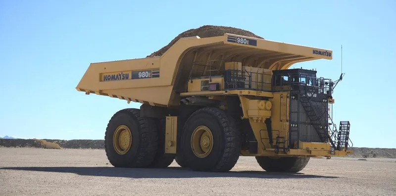 شاحنة 980E هي أكبر شاحنة ثقيلة صلبة من كوماتسو حتى الآن - الصورة مقدمة من موقع northamericanmining.com