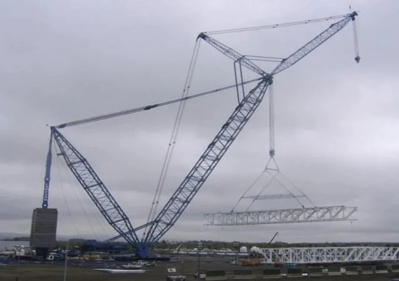 Lampson LTL-2600 crawler crane