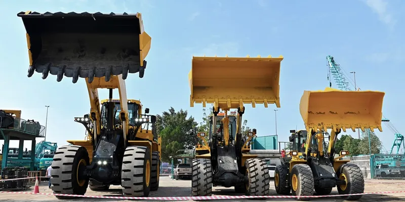 The Komatsu WA900 as one of the largest loaders in the world next to the WA600 and WA470