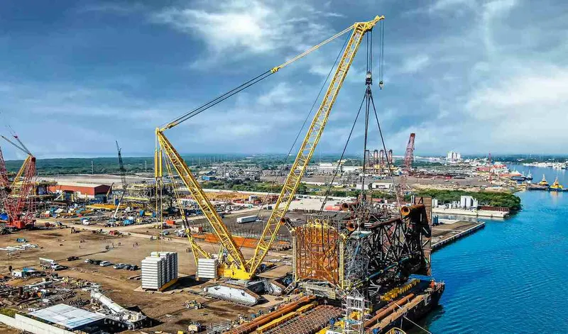 Liebherr LR 13000 crawler crane
