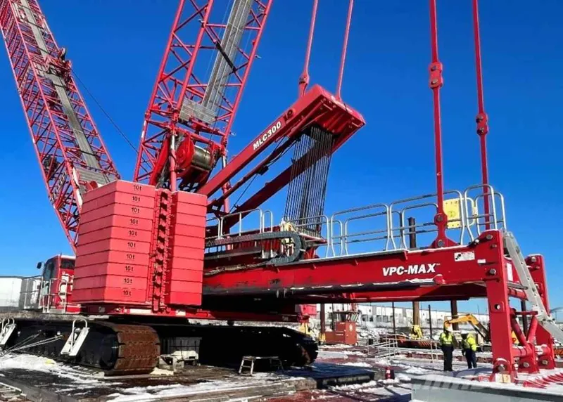 Manitowoc MLC300 crawler crane
