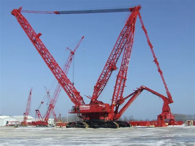 Manitowoc 31000 crawler crane