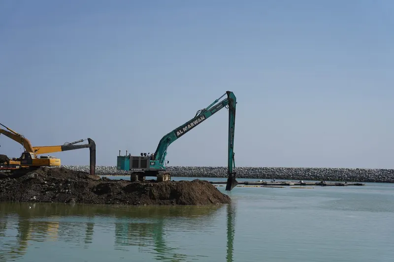 Kobelco SK850 excavator