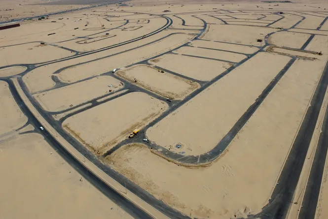 من المخطط إلى الواقع: إنشاء مدينة تلال