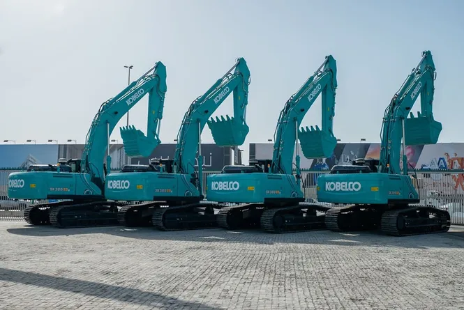 استثمر في معدات 2025: معدات ثقيلة جديدة ومستعملة لتعزيز أداء أسطولك