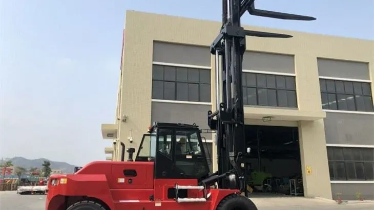 SOCMA forklift extended