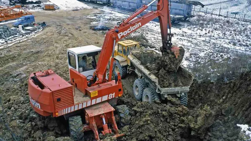 Poclain was one of the first major brands to establish a dominant presence in the Saudi market.