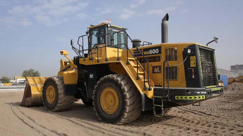 Komatsu WA600-6R wheel loader