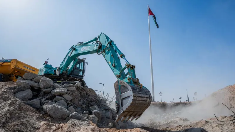 The 22-ton Kobelco Medium Excavator