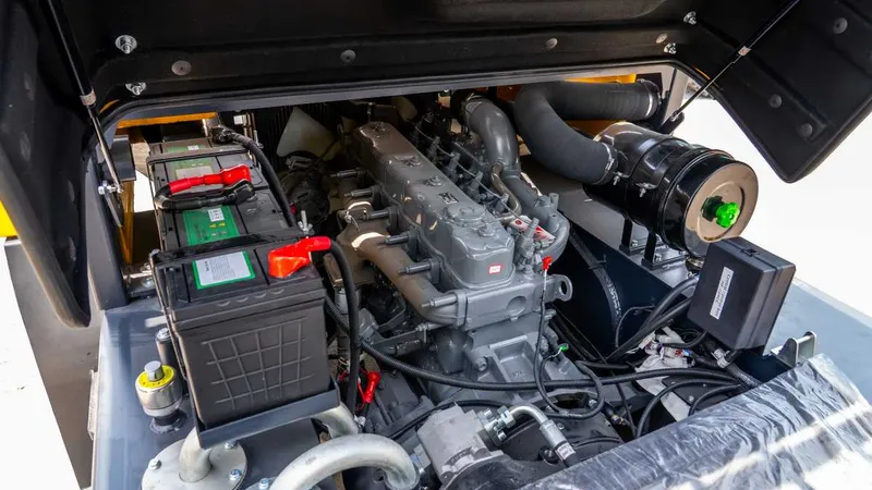 Inside look at the Socma HNF series engine.