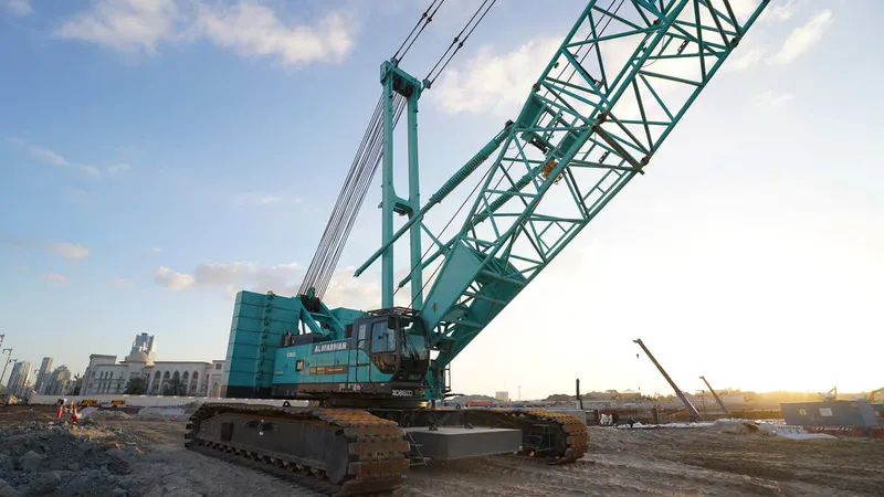 A Kobelco CKS2500 250 ton crawler crane on an Al Marwan UAE job site