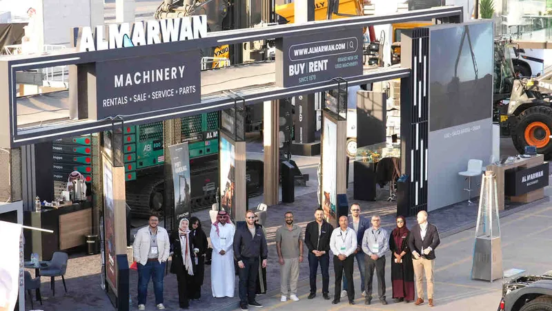 Al Marwan Machinery’s team at the BIG5 Construct Saudi, where we announced our brand new Kobelco crawler cranes dealership in KSA earlier this year