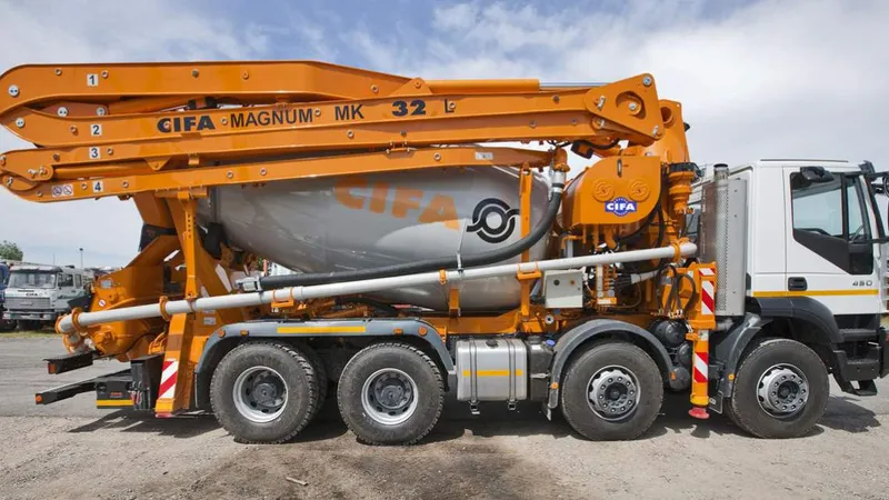 CIFA MK32L mixer pump truck
