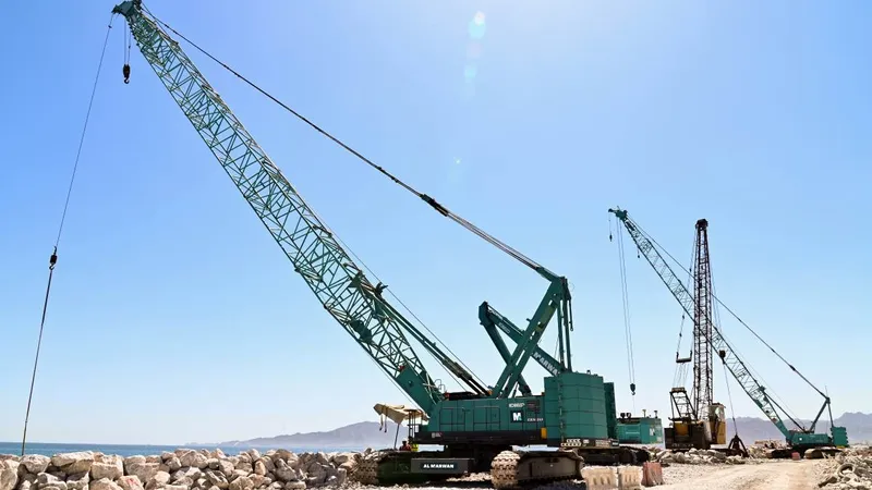 hydraulic hoses are essential parts of any crane