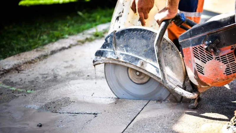 Concrete cutting saws can cut through tough concrete