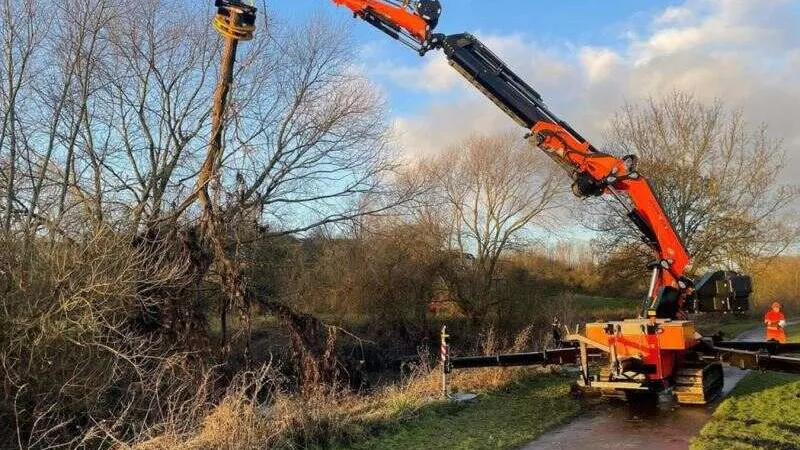 Jekko JF545 articulated crawler crane