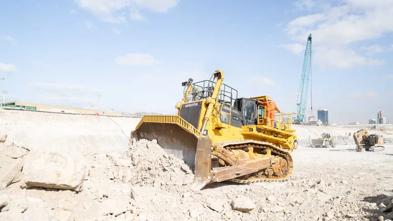 Large Komatsu D475A dozer