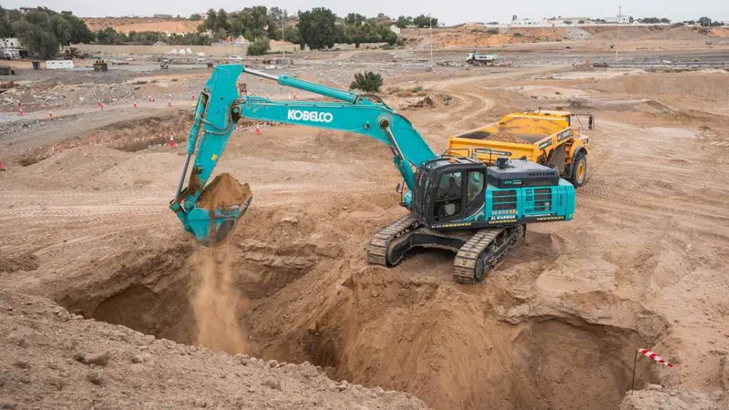 SK500 excavator in action
