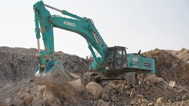 حفارة كوبلكو SK850LC الجديدة لعام 2025