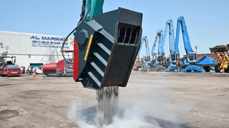 The WA-C3500 crushing bucket during a demo
