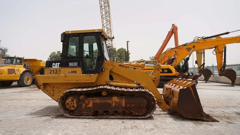 The CAT 963C compact tracked loader