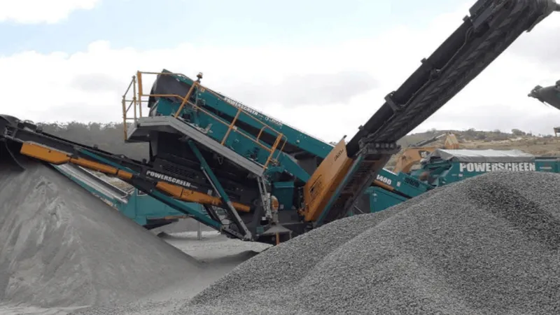 chieftain 1400 2 deck screener from powerscreen