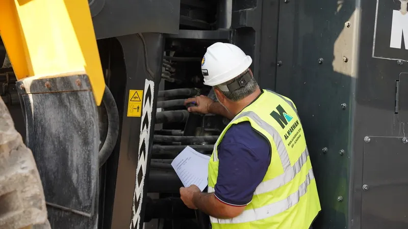 During an inspection, make sure that all hydraulic hoses and valves are intact