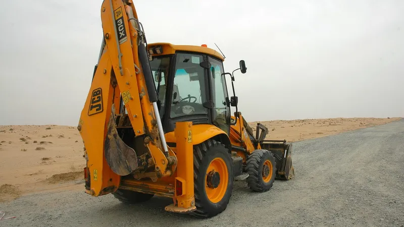 The JCB 3CX loader's EcoDig three-pump hydraulic system furthers fuel economy by up to 15%