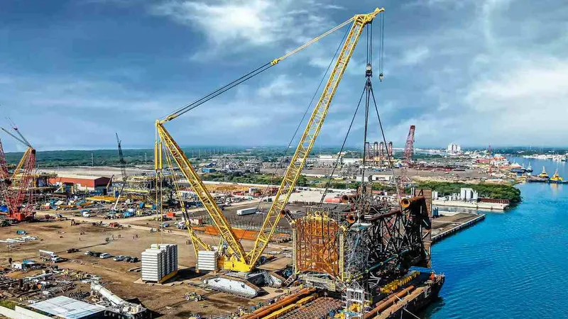 Liebherr LR 13000 crawler crane
