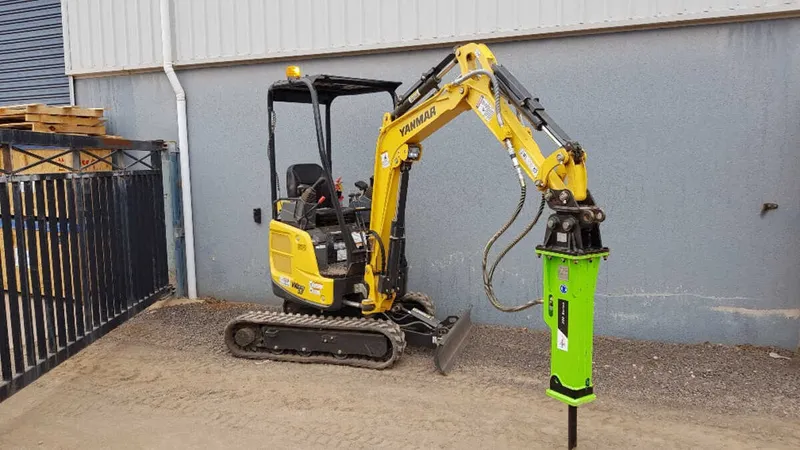 lightweight hydraulic breaker
