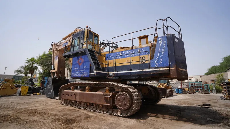 image alt Komatsu Excavator