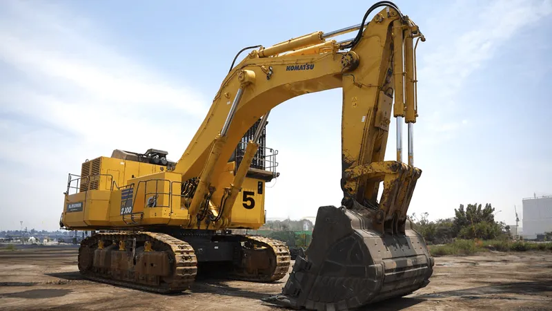 PC2000 Komatsu excavator