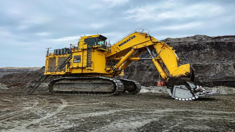The large Komatsu PC8000 crawler excavator Front Shovel. Courtesy of Komatsu Europe https://www.komatsu.eu/en/excavators/mining-excavators/pc8000-11