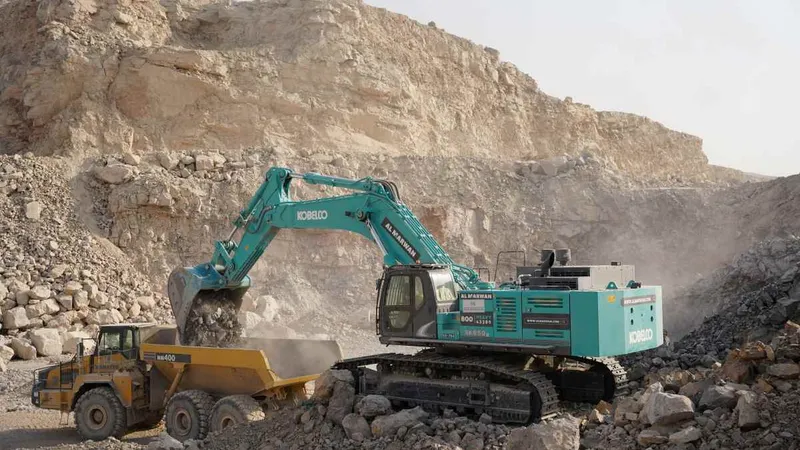 The Kobelco SK850 at work