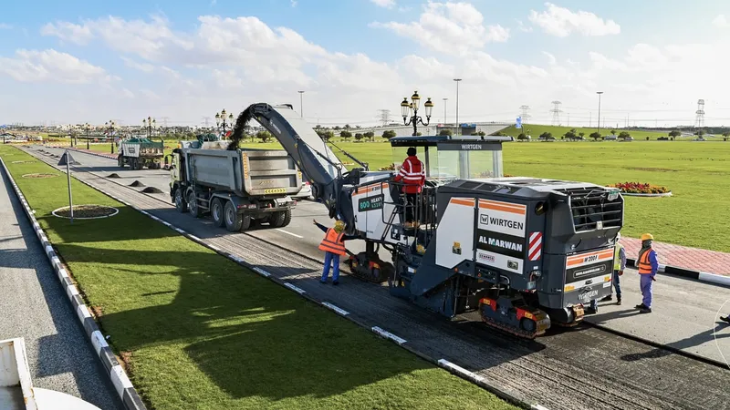 A Wirtgen 2000-series cold miller