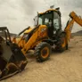 يجمع اللودر الخلفي 3CX JCB بين القوة وتعدد الاستخدامات والتقدم التكنولوجي