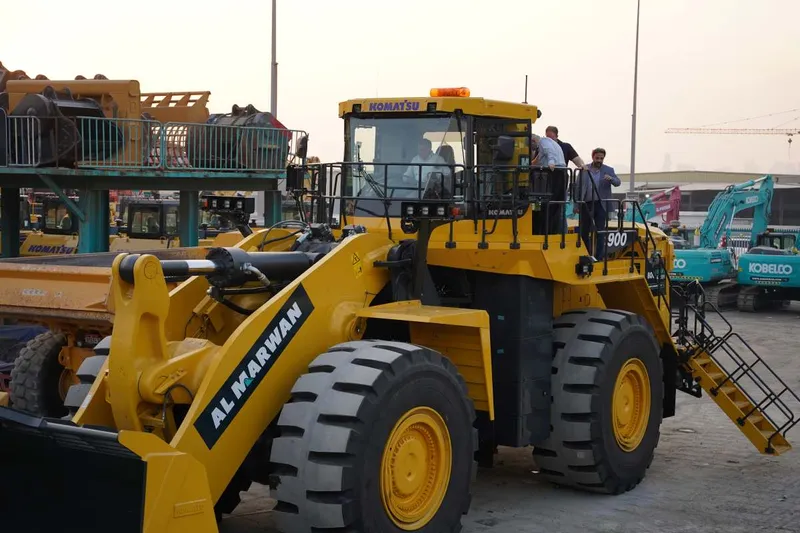 The&nbsp;Komatsu WA900 wheel loader