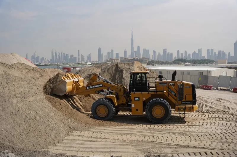 988K CAT wheel loader in action.