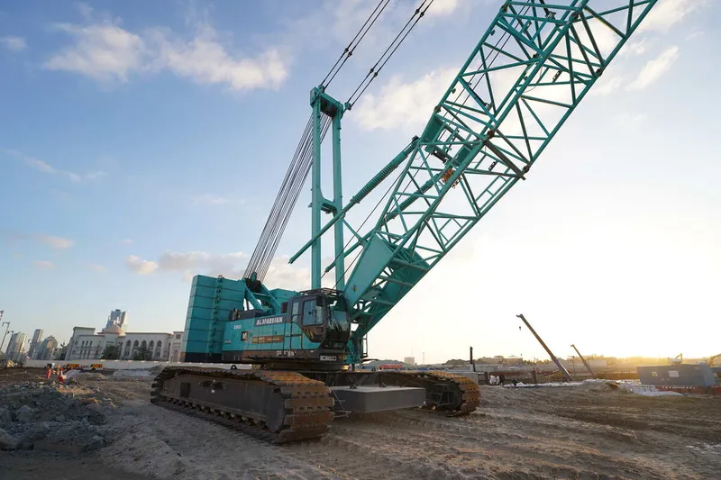 A Kobelco CKS2500 250 ton crawler crane on an Al Marwan UAE job site