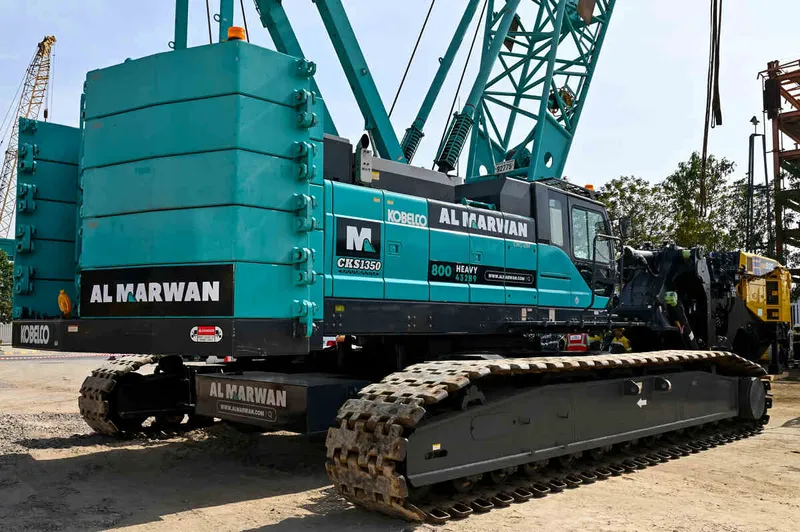 A closer look at the CKS1350’s tracks that provide the cranes with high mobility and stability